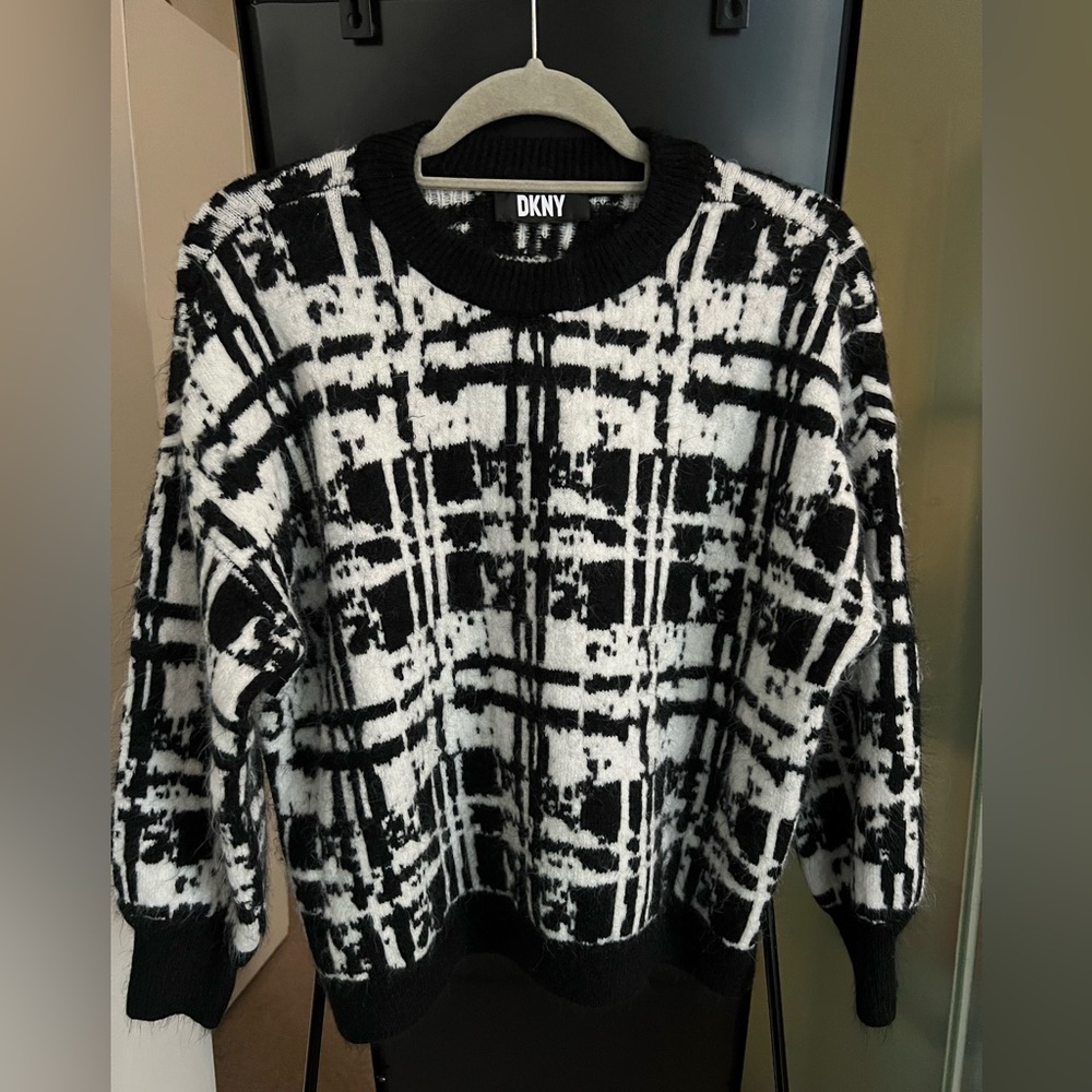 DKNY Black and White Patterned Women's Sweater